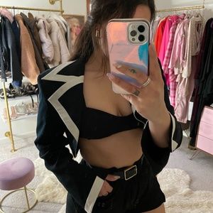 ✨VINTAGE✨ Cropped Blazer